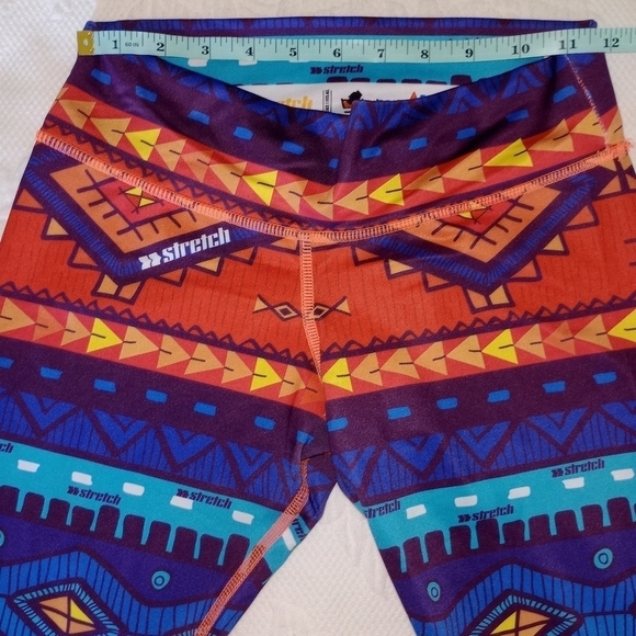 Zumba Dance Tribe Women's Perfect Capri Leggings One size Fits All - Picture 7 of 7